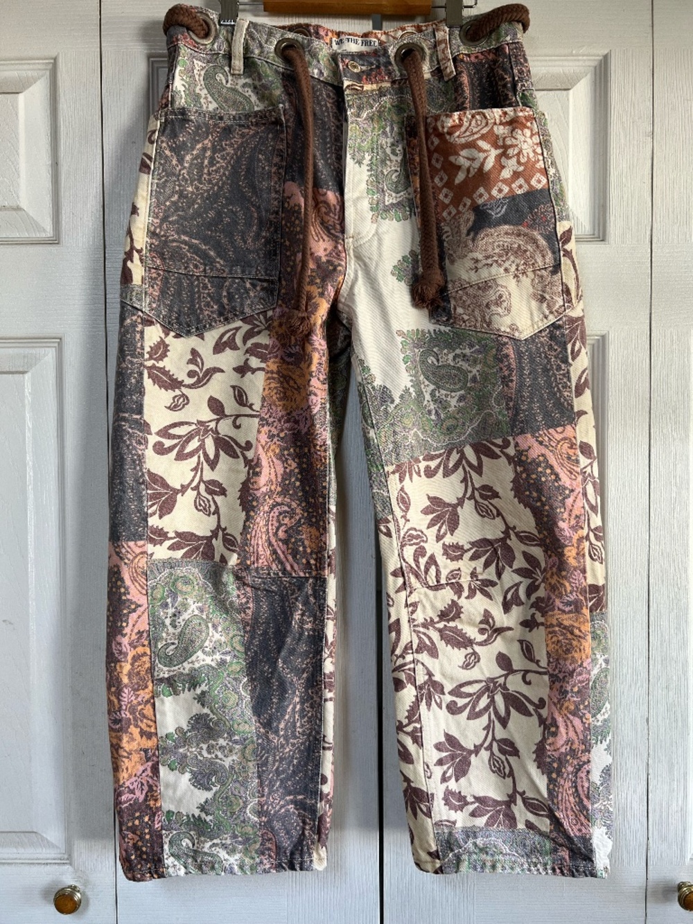 Free People Moxie Printed Brown Combo / Brn Motif Pull-On Barrel Jeans W 27 S - Picture 2 of 16